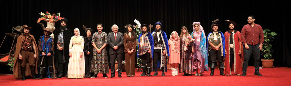 طلبة اللغة الإنجليزية بجامعة البحرين يحيون مسرح شكسبير بلغة عصرية