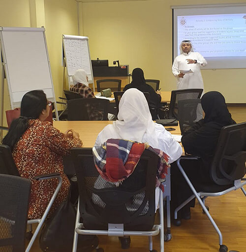 أكاديميو جامعة البحرين يشاركون في ورشة إعداد ملف التخرج