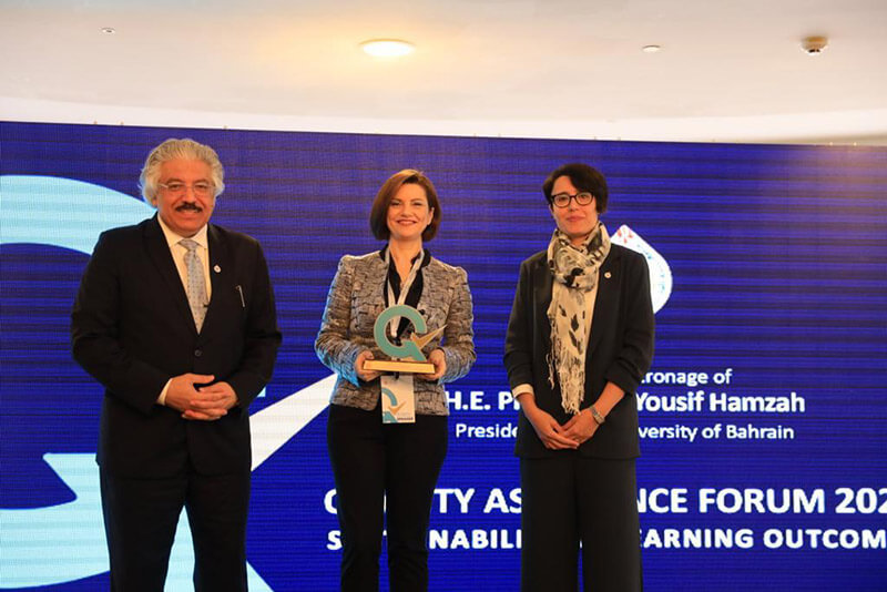 المشاركون في “الجودة 2020” بجامعة البحرين يبحثون تحديات التعليم العالي