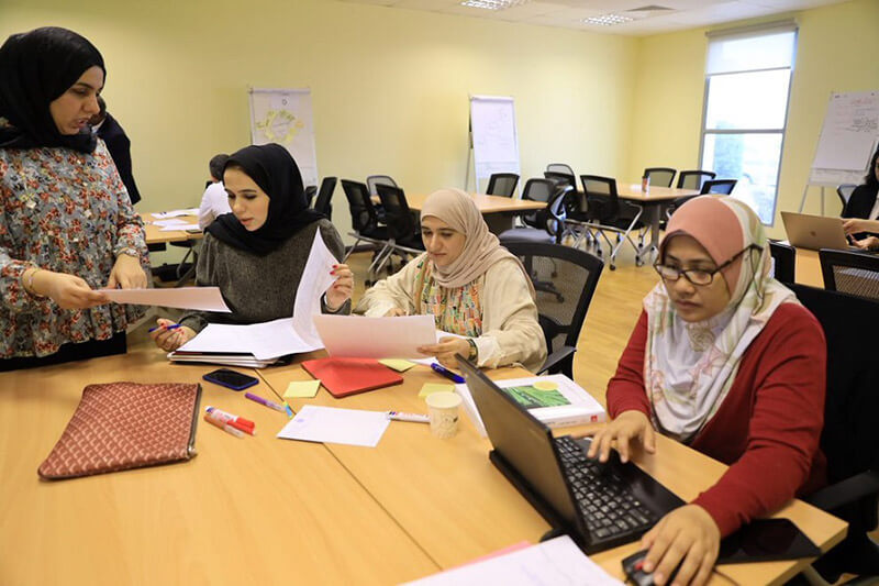 أكاديميو جامعة البحرين المستجدون يتدربون على طرق وضع أسئلة الامتحانات