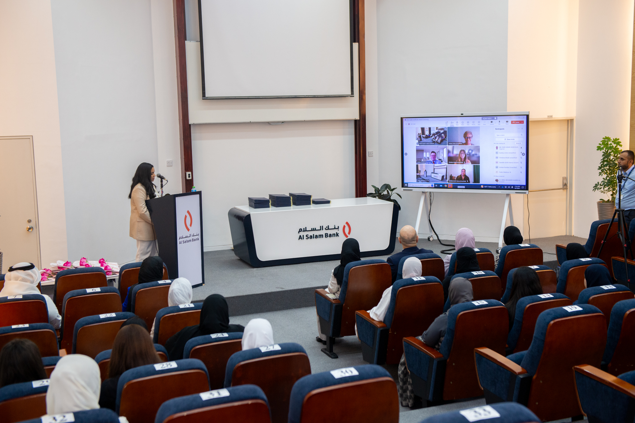 32 Women Leaders Complete the “She Leads” Program At UOB