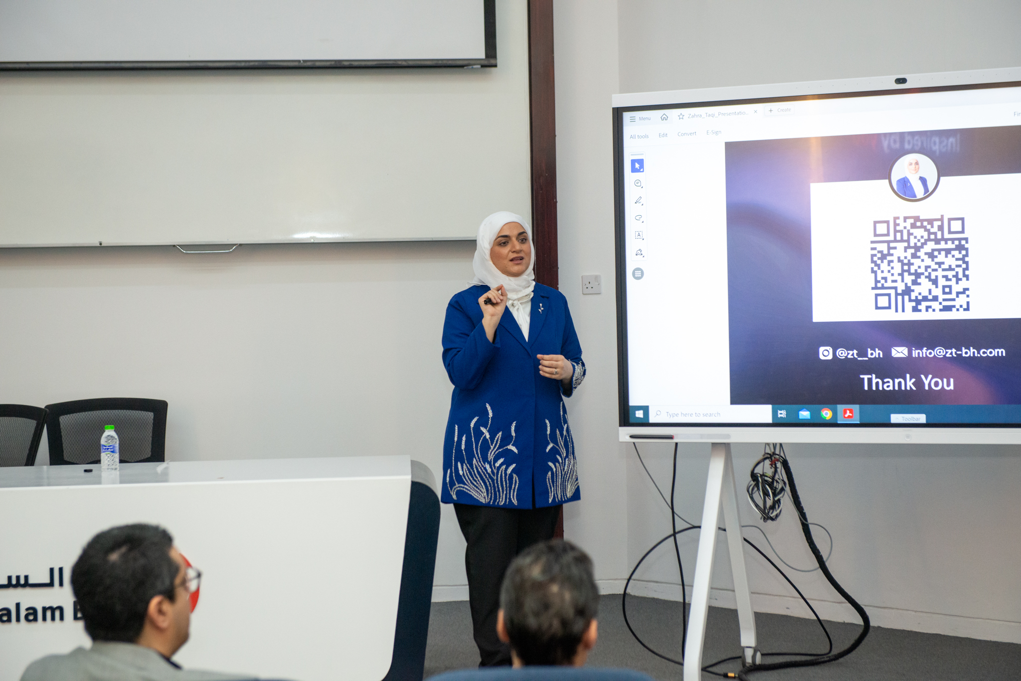 طلبة بجامعة البحرين يتعرفون دور التسويق الإبداعي في بناء العلامة التجارية الدائمة