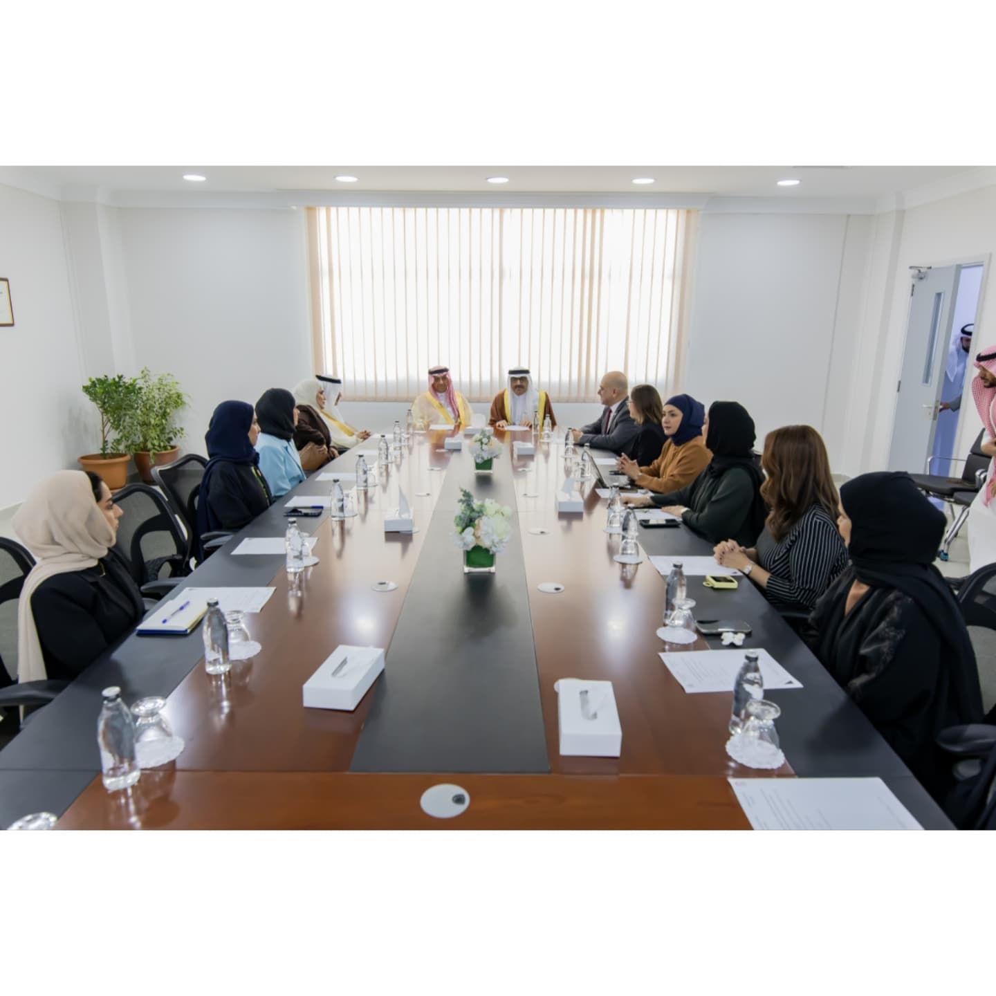 وزير التربية والتعليم يطلع نظيره السعودي على عمليات إعداد المعلمين بكلية البحرين للمعلمين