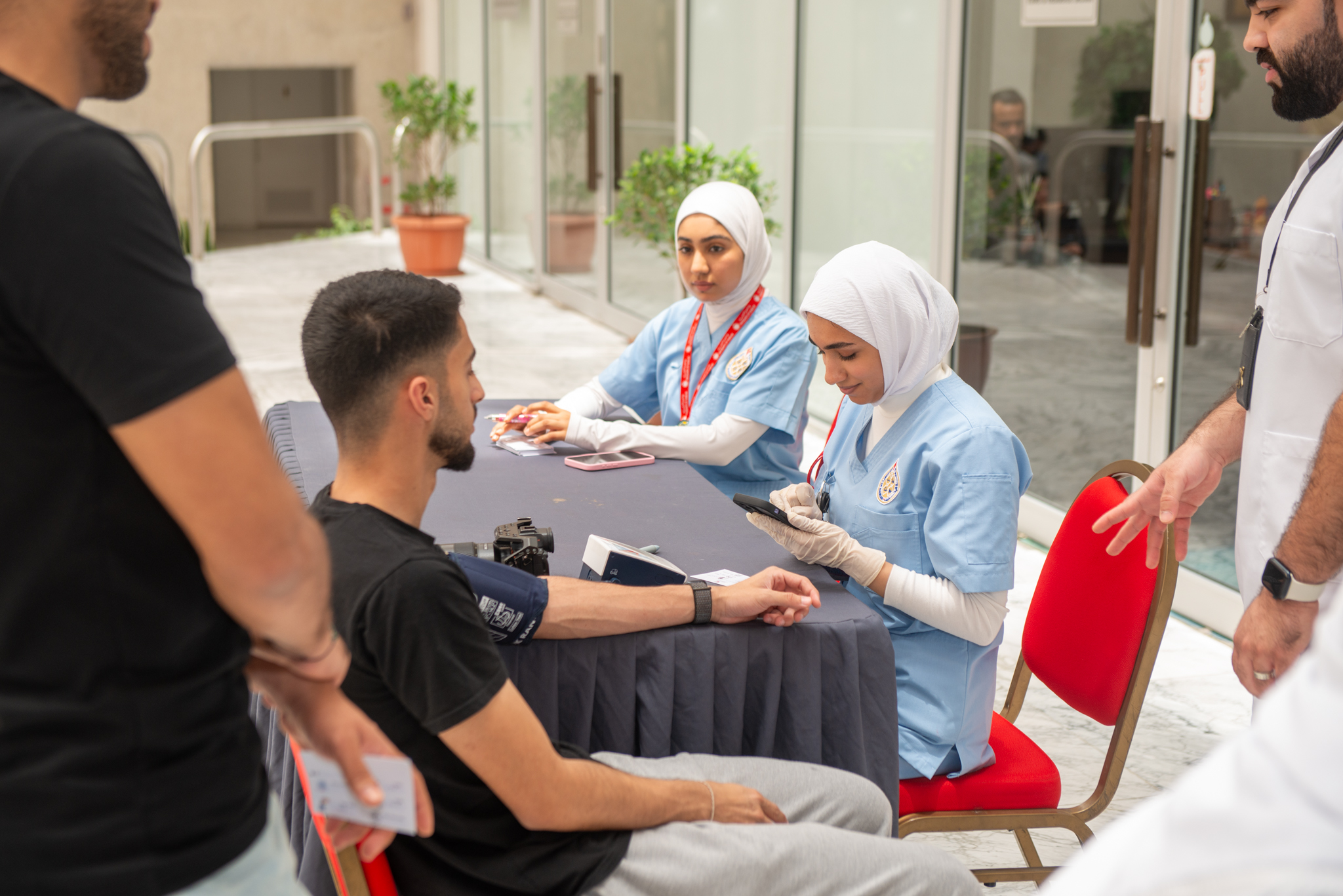 حملة صحية في جامعة البحرين للتوعية بمخاطر السكتات الدماغية