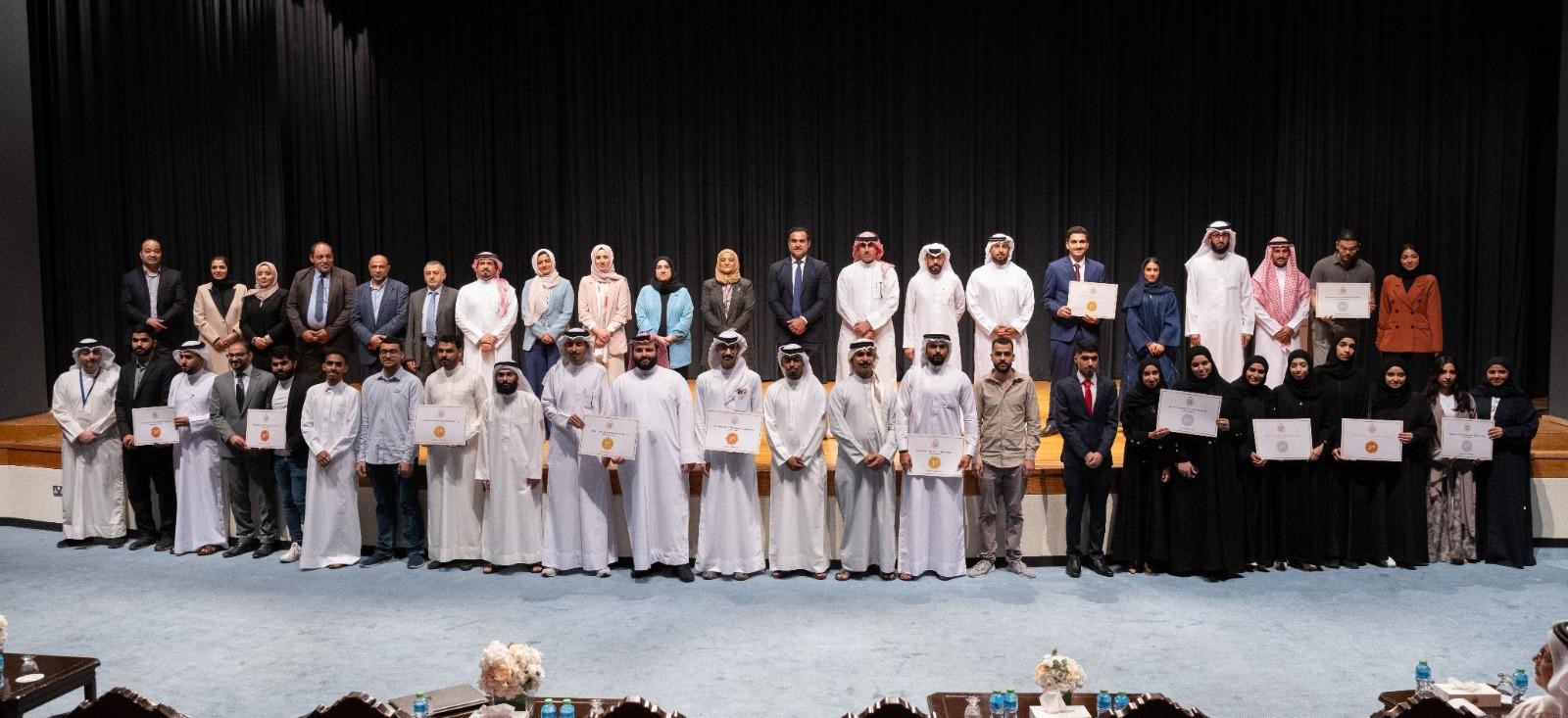 طلبة “تقنية المعلومات” بجامعة البحرين يطورون حلولاً في مجالات الأمن السيبراني والذكاء الاصطناعي وتطبيقات الهاتف وتكنولوجيا المعلومات