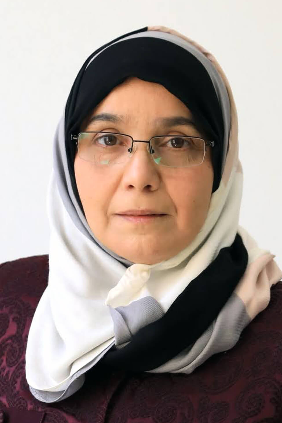 RuqaiaTahaAlalwni RuqaiaTahaAlalwni