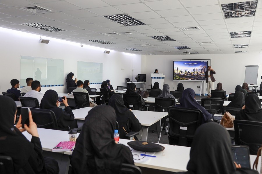 University of Bahrain Students Learn “Smart Keys” for Seizing Opportunities in Future Leaders Workshop