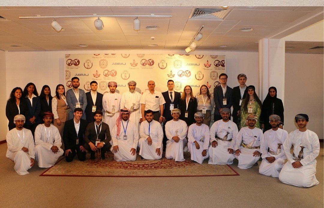 طلبة جامعة البحرين يمثلون فرع SPE UOB في معرض PetroBarza 2 الدولي بسلطنة عُمان