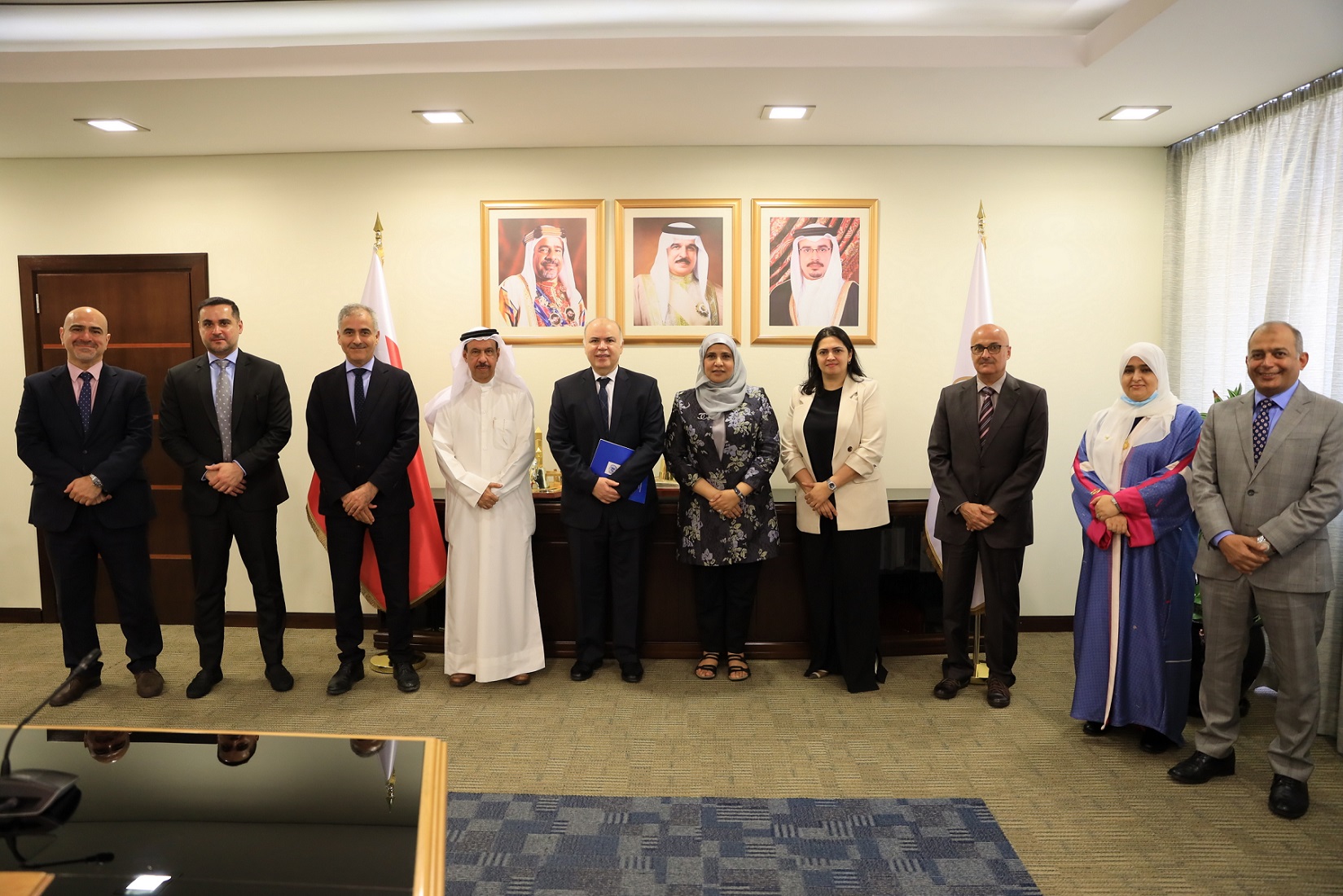 جامعة البحرين وبرنامج الأمم المتحدة الإنمائي يجتمعان لبحث تطوير التعاون بينهما