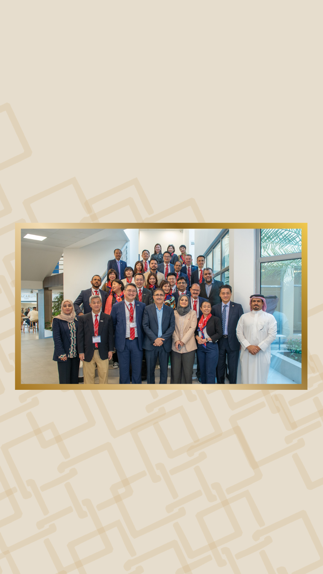 وفد من غرفة التجارة بهونغ كونغ يطلع على تجربة مركز الابتكار السحابي بجامعة البحرين