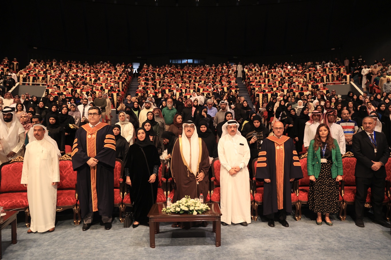 جامعة البحرين تخرج 639 من الأعمال المالية والمصرفية بكلية إدارة الأعمال   عميد الكلية: أنتم خريجو كلية من أفضل 5% من كليات إدارة الأعمال بالعالم