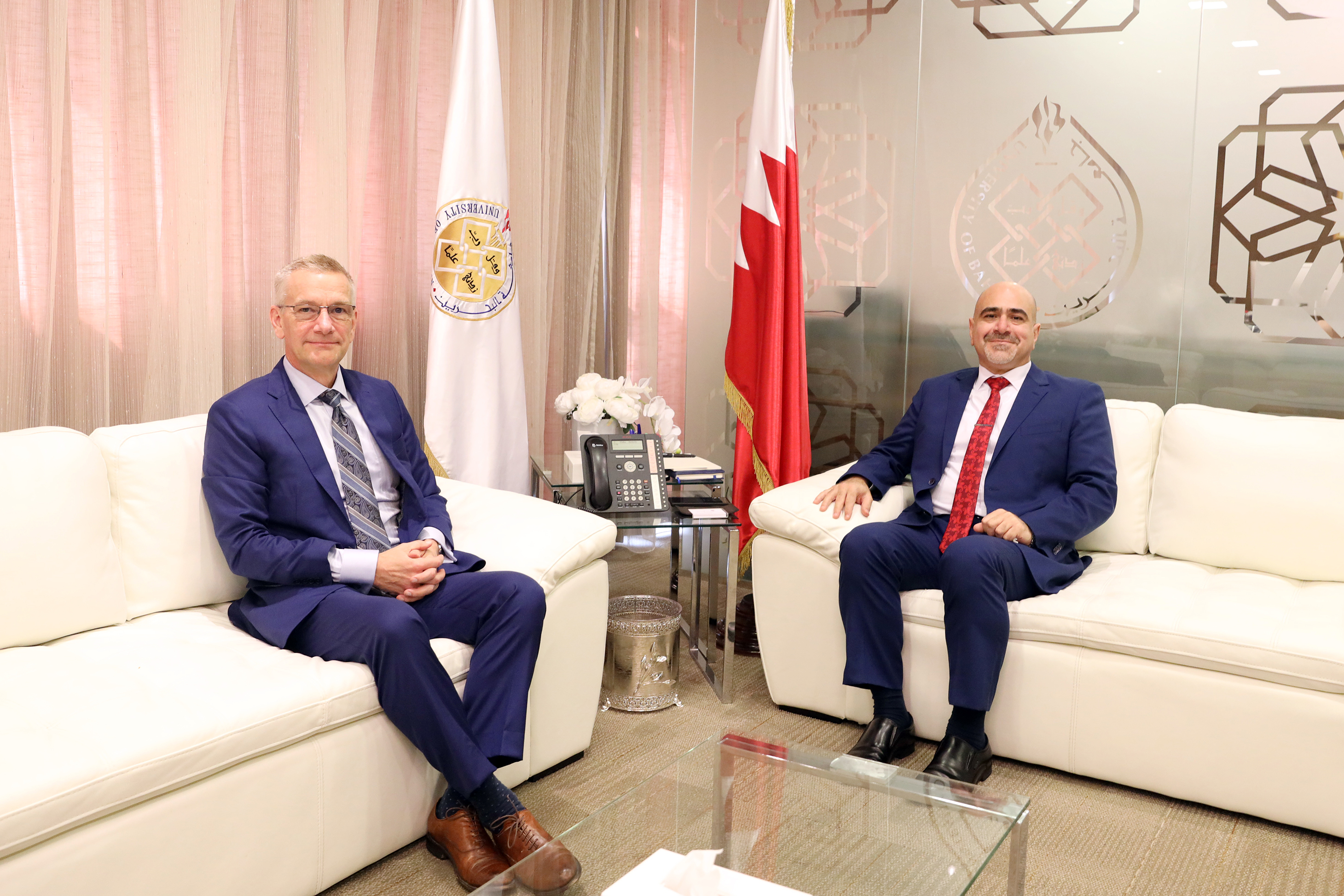 د. الأنصاري يستقبل نائب رئيس المبادرات العالمية في كلية كولورادو للمناجم  رئيس جامعة البحرين يؤكد دور التعليم في مجال الطاقة النظيفة