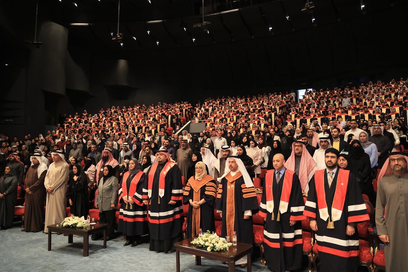 في حفل تخريج مهندسي جامعة البحرين  الجامعة والخريجون عازمون على المضي في درب التنمية ورفعة الوطن