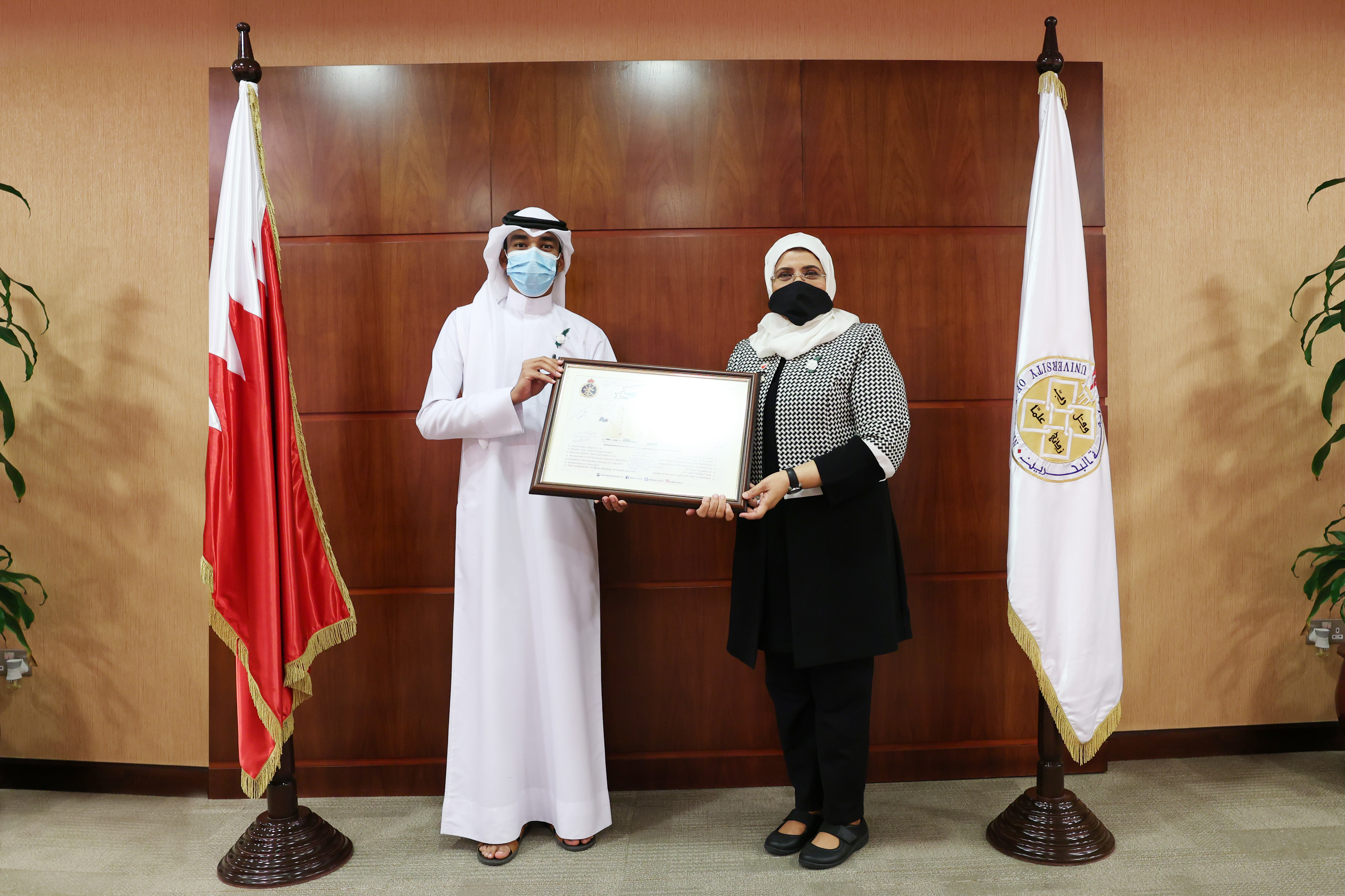 The President of the University of Bahrain Receives Students Participating in the Second Oman Youth Ship within Expo 2020 Dubai, and Lauds the Solid Brotherly Relations and Ties between GCC Countries