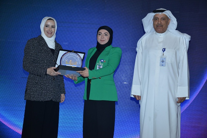 أكاديمية من جامعة البحرين متحدث رئيس في مؤتمر دولي بالكويت