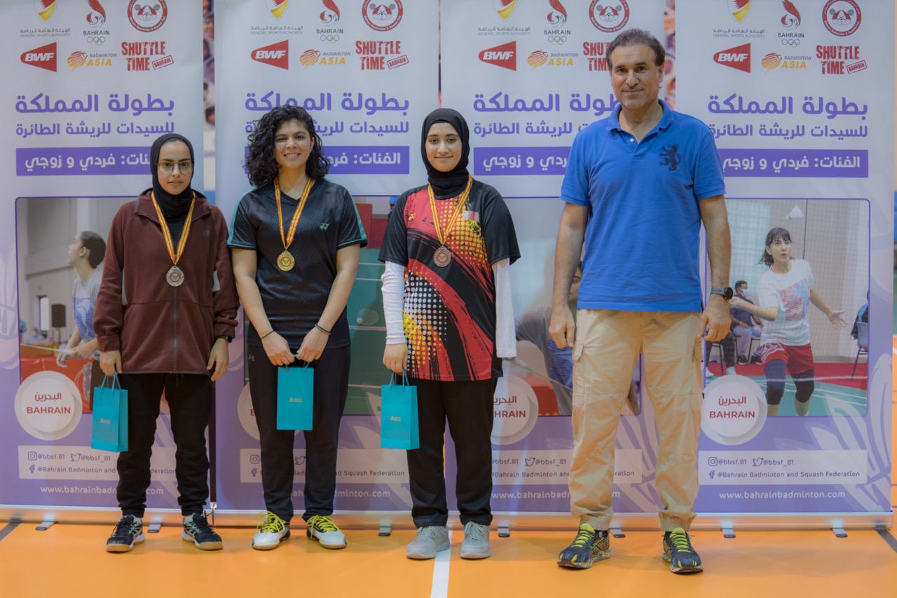 مشيدة بدور الرياضة في تقليل التوتر وتحسين الحالة المزاجية عضو بهيئة التدريس في جامعة البحرين تنال بطولة المملكة للسيدات للريشة الطائرة
