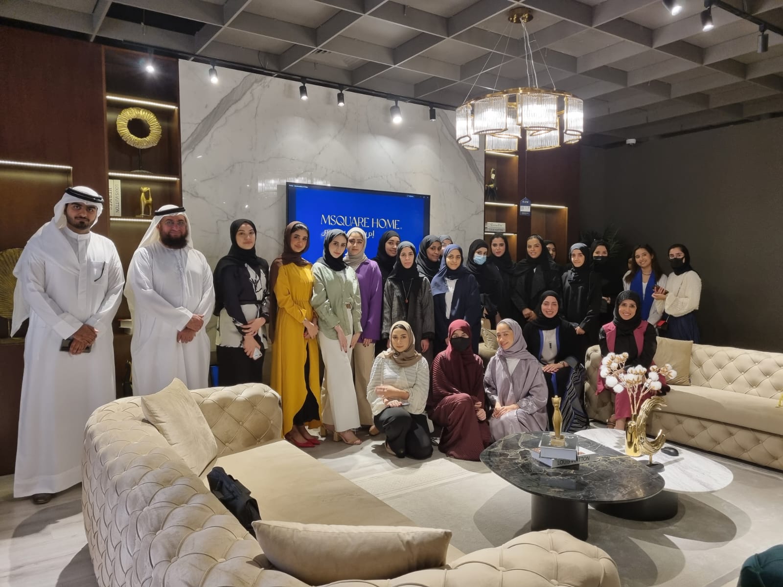 د. هيفاء بنت إبراهيم: التعاون مع القطاع الخاص لعرض إمكانات الطلبة وإكسابهم الخبرة.. طلبة مقرر الزخرفة الإسلامية بجامعة البحرين يعرضون 13 منتجاً مبتكراً