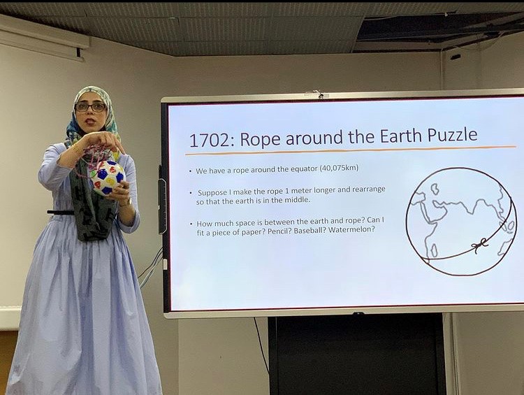 شارك فيها طلبة ومهتمون من الجمهور.. جامعة البحرين تحتفي باليوم العالمي للرياضيات