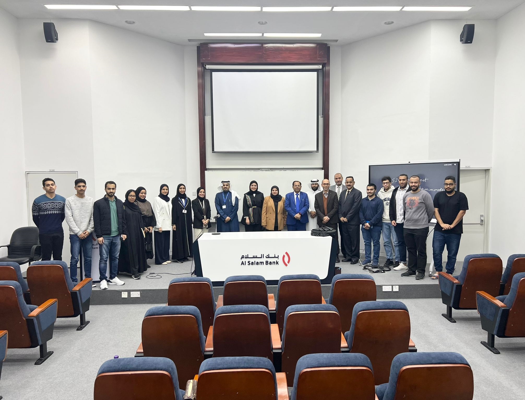 حرصاً على تطوير مسيرتهم التعليمية والمهنية  “إدارة أعمال” جامعة البحرين تعرِّف طلبتها بمزايا شهادة جمعية المحاسبين القانونيين المعتمدين