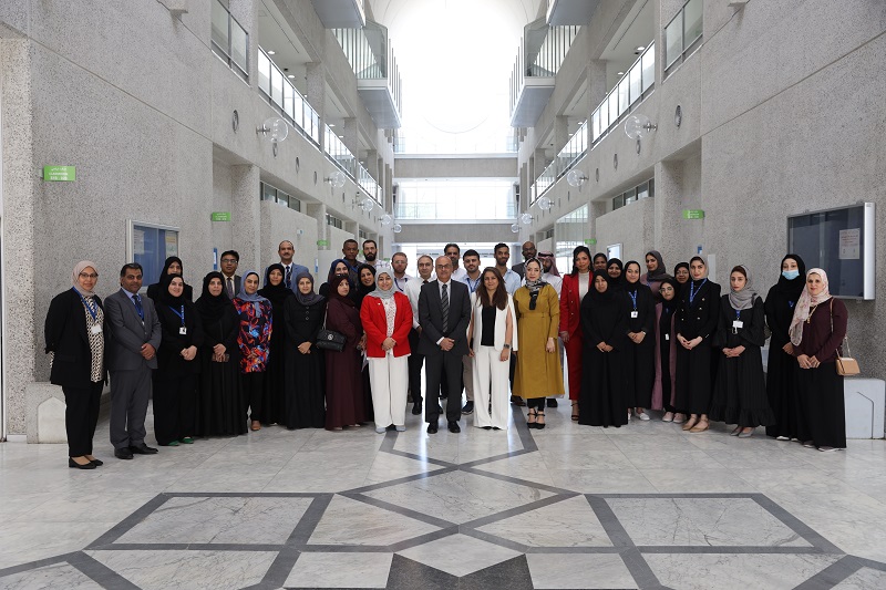 د. قادر يؤكد أهمية الورش التدريبية في تطوير الممارسات الأكاديمية والقيادية وحدة التميز بجامعة البحرين تعرف هيئة التدريس ببرامجها المعتمدة